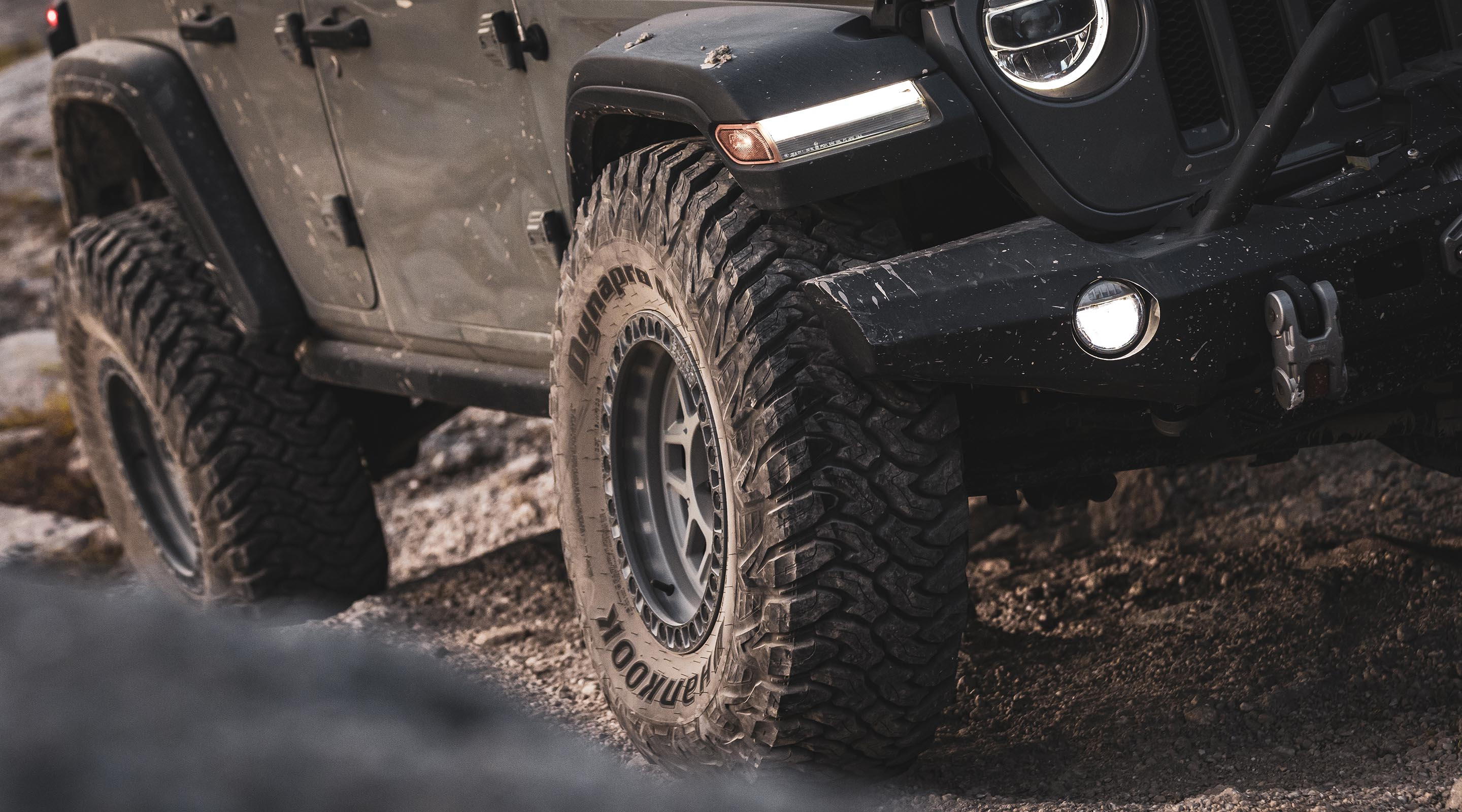 Hankook Tire & Technology-Tires-Dynapro-MT2-gallery-01